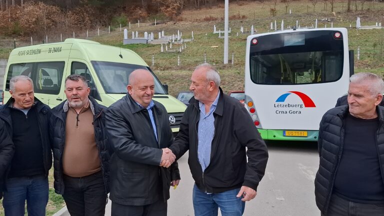 DONACIJA UDRUŽENJA “LUKSEMBURG – CRNA GORA”: JOŠ JEDAN AUTOBUS NA PARKINGU LOKALNE UPRAVE