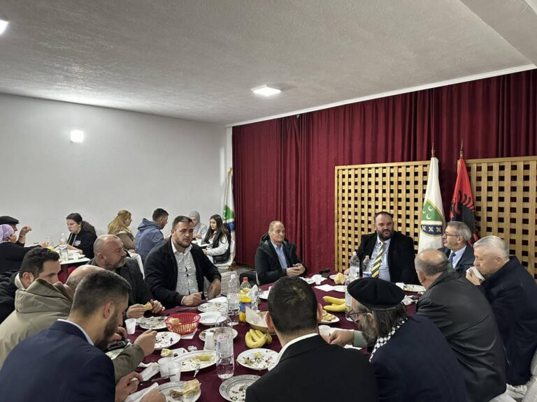 Predsjednik SPP CG Almir Muratović sa delegacijom udruženja „Kosovo za Sandžak“ na zajedničkom iftaru u Petnjici