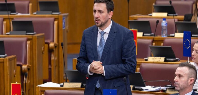 SMAILOVIĆ: ZA PETNJICU OPREDIJELJENO VIŠE OD POLA MILIONA EURA, AGOVIĆ SE NIJE ODAZVAO POTPISIVANJU UGOVORA