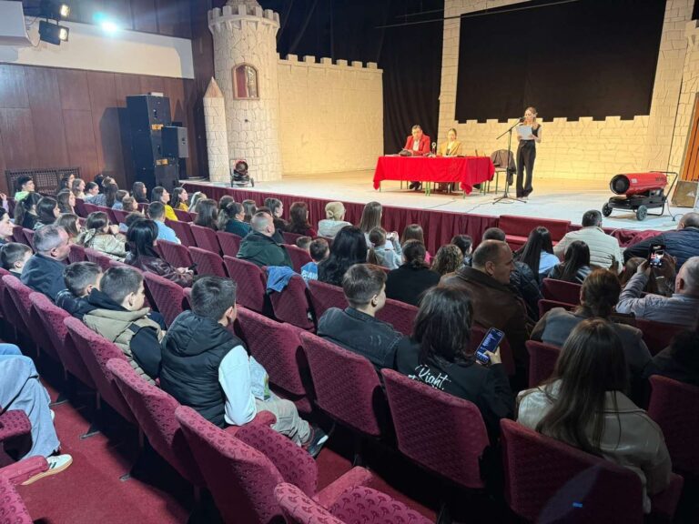 Petnjičanke zablistale na književnoj večeri u Rožajama