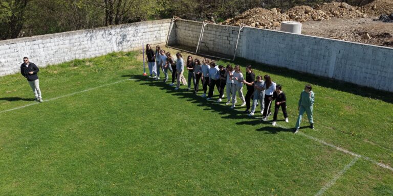 TRPEZI DOMAĆIN 25. TRADICIONALNOG KROSA ŠKOLA OPŠTINE PETNJICA: UČESTVOVALO PET OSNOVNIH I SREDNJA ŠKOLA(VIDEO)