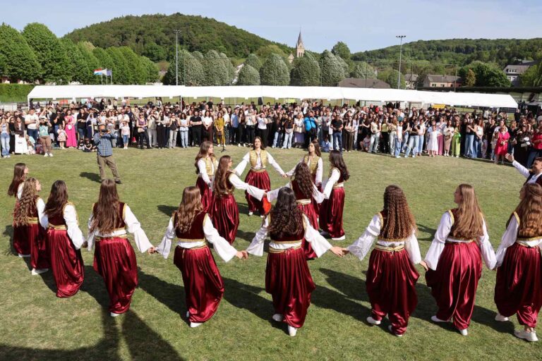 MANIFESTACIJA KOJA SE PAMTI – PRVOMAJSKI SUSRETI DIJASPORE U LUKSEMBURGU OKUPILI VIŠE OD 3.000 POSJETILACA