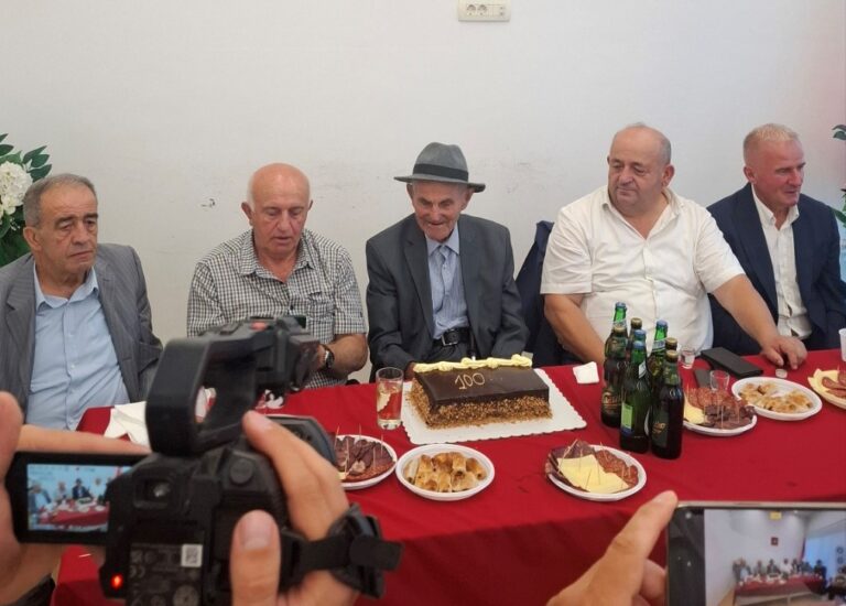 U PETNJICI OBILJEŽEN RIJEDAK JUBILEJ JEDNOG OD NAJSTARIJIH BIHORACA – STOTINU ILJAZOVIH GODINA